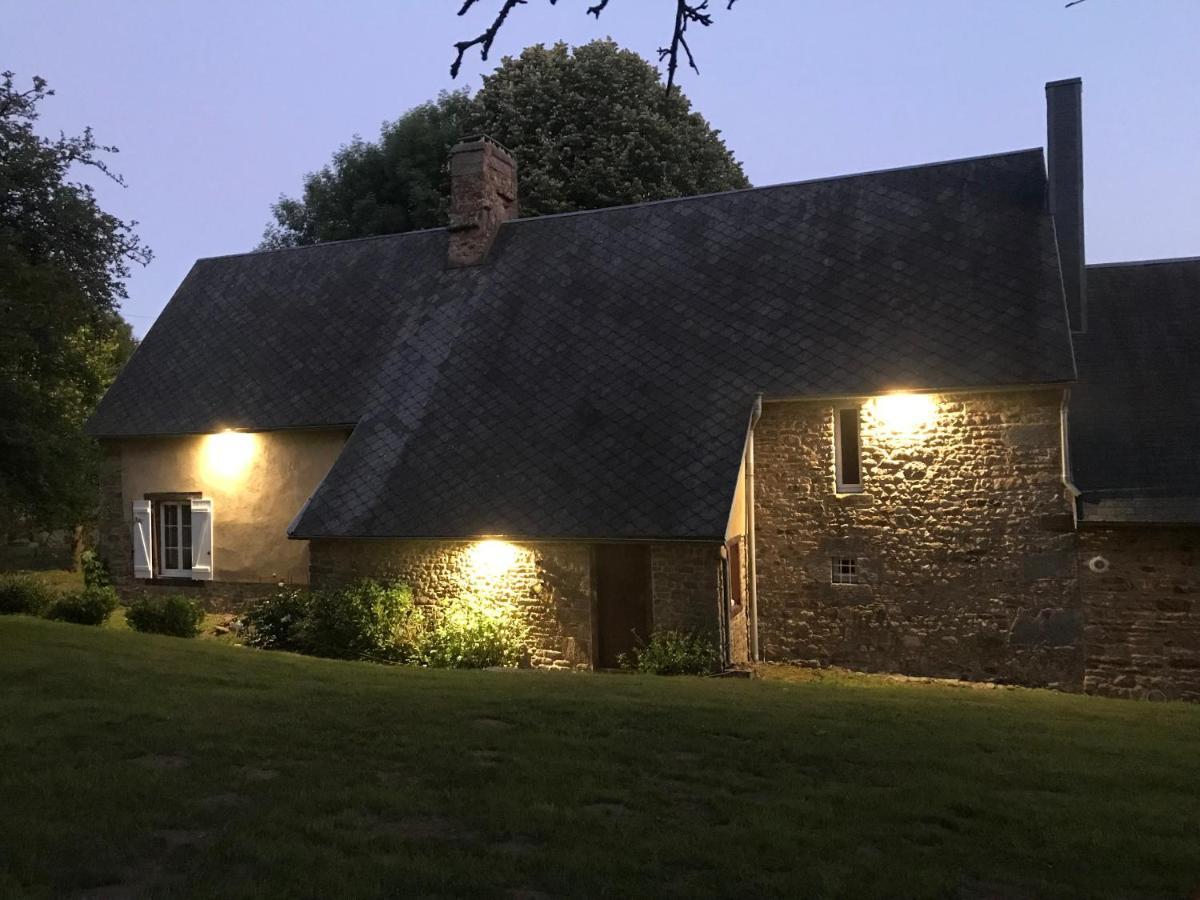 Gîte du Rochelu Bourguenolles Extérieur photo